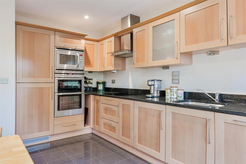 LONG ORCHARDS, FLAT 6 (12).jpg