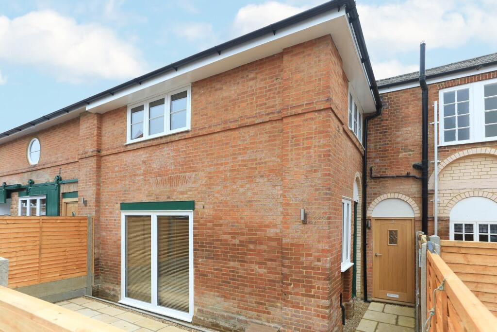 Coach House Mews, Rear Of 44 High Street