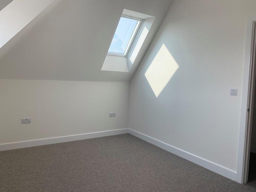 119996122_3704987541