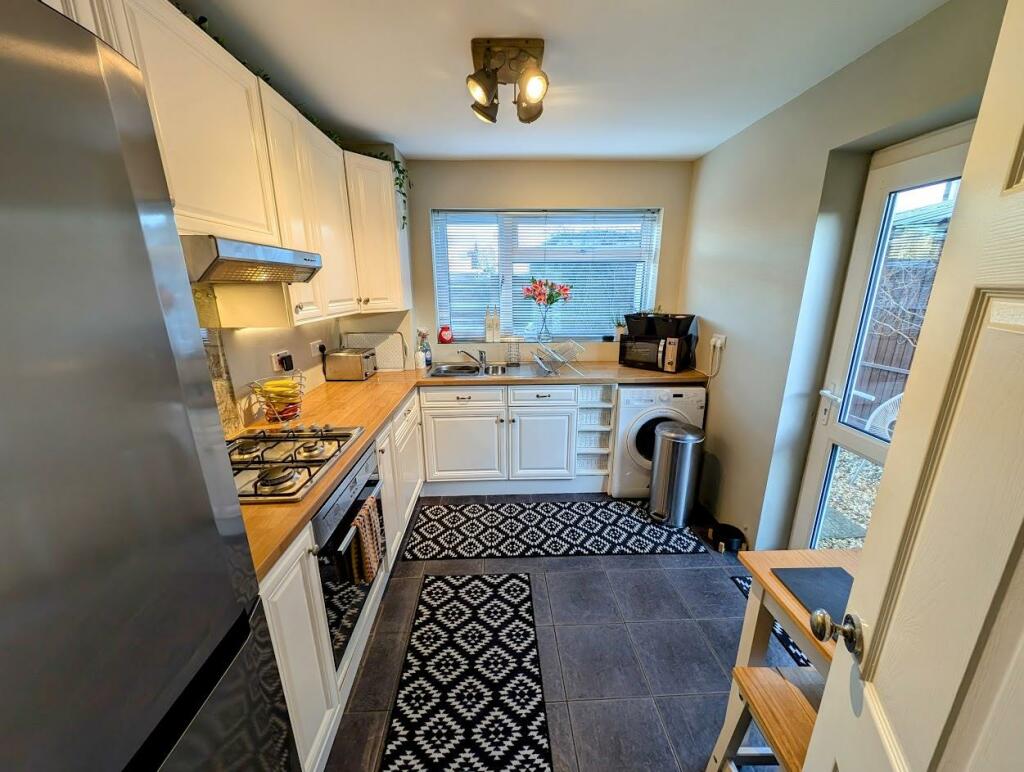 66 Merlin Way kitchen 1.jpg