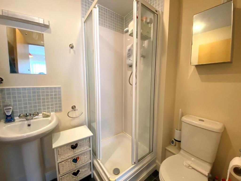 mulberry en-suite.jpg