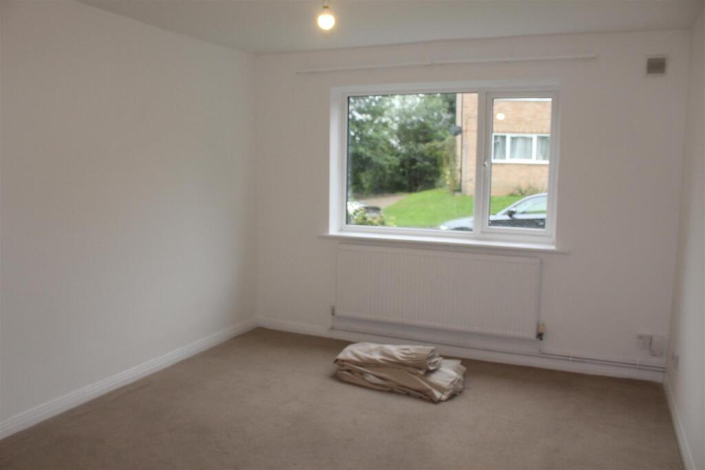 Master Bedroom.JPG