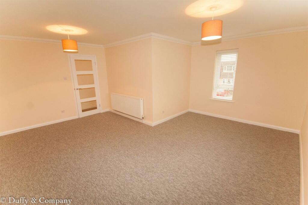 7 Gleneagles Ct (3 of 6).jpg