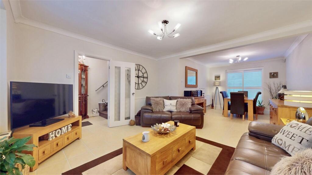 2-Fields-Park-Crescent-02102025_111254 2.jpg