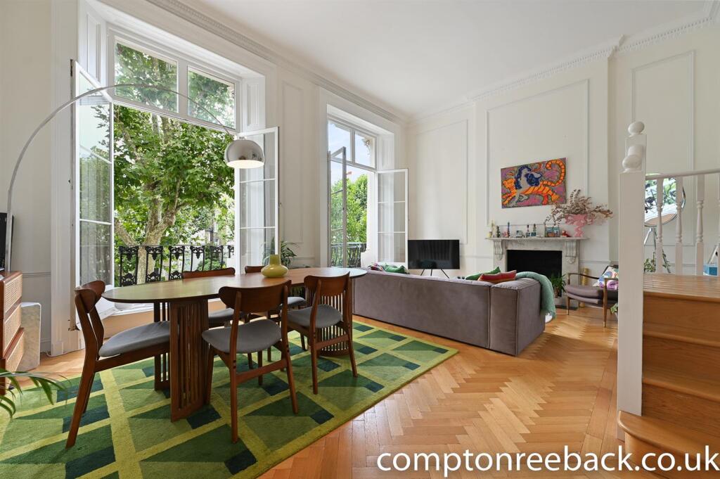 Reception room: