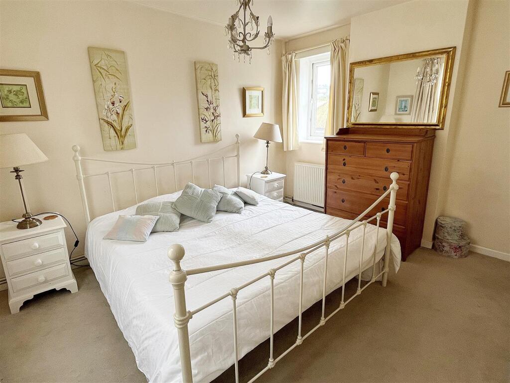 Bedroom One.jpg