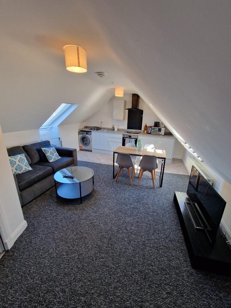 Lounge/Kitchen