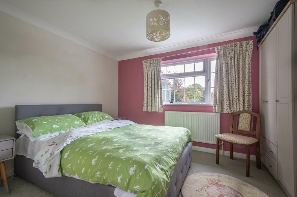 2 Adastral Close-...