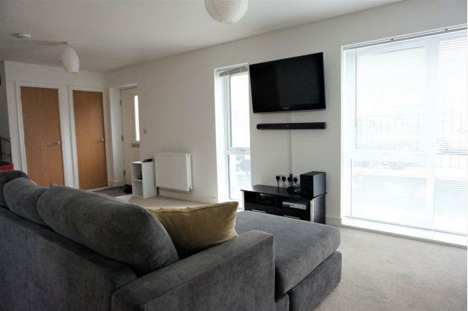 Living room 2.jpg