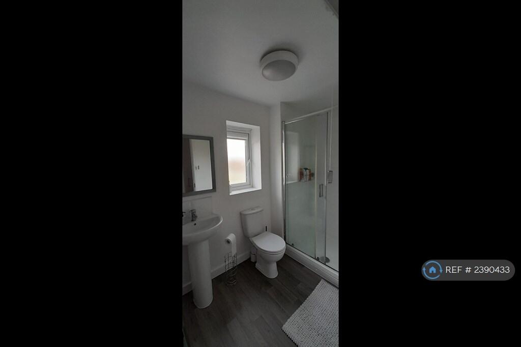 Master Bedroom - Ensuite