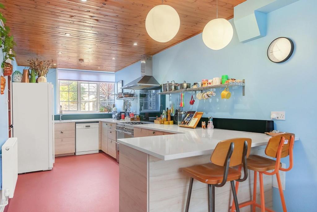 Kitchen (2).jpg