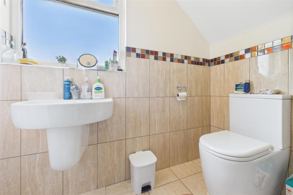 42 Frome Valley Road, Frenchay, Bristol BS16 1HE |