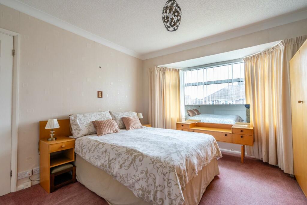 bedale ave (15 of 19).jpg