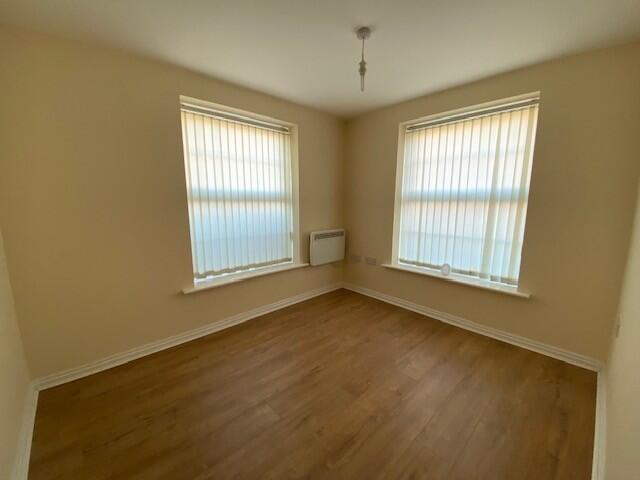 BEDROOM 1 T202504071330.jpg