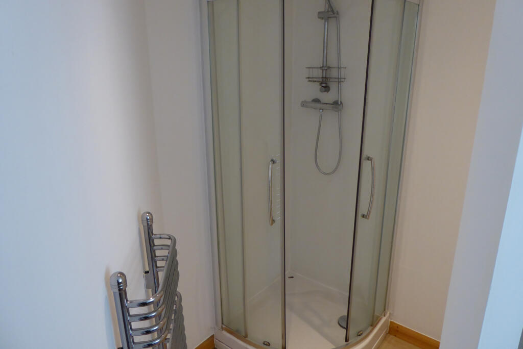 En-suite shower