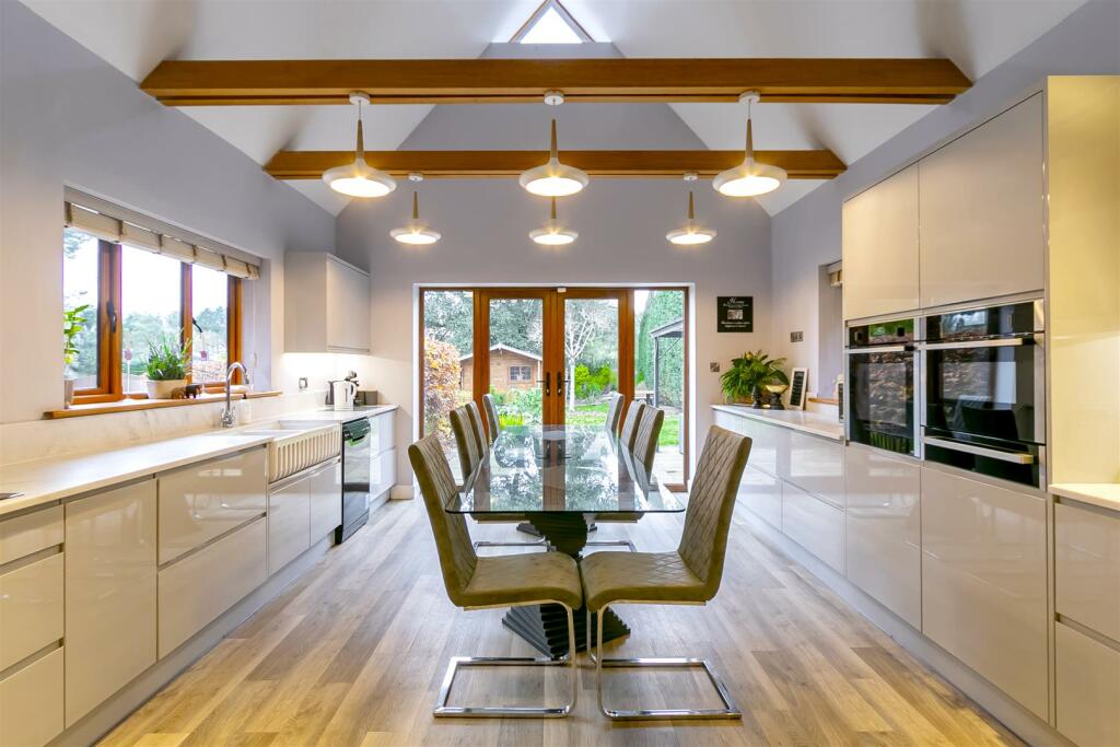 kitchen 3.jpg