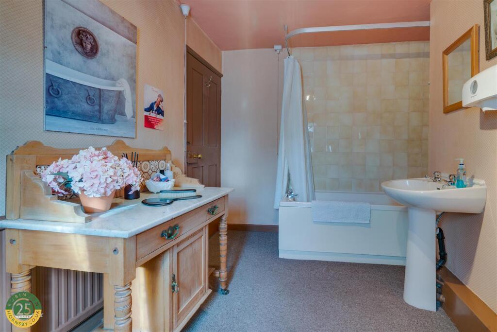 Bathroom 2.