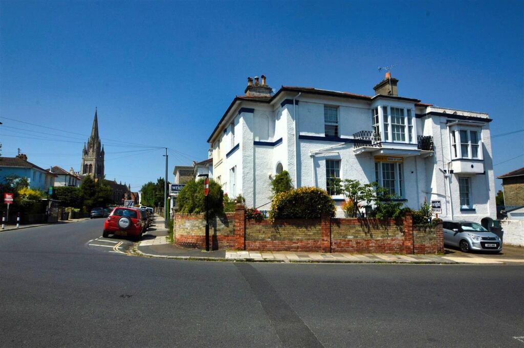 QPfZTxbQCUGfl0OuRtBN3g (1) - Copy.jpg