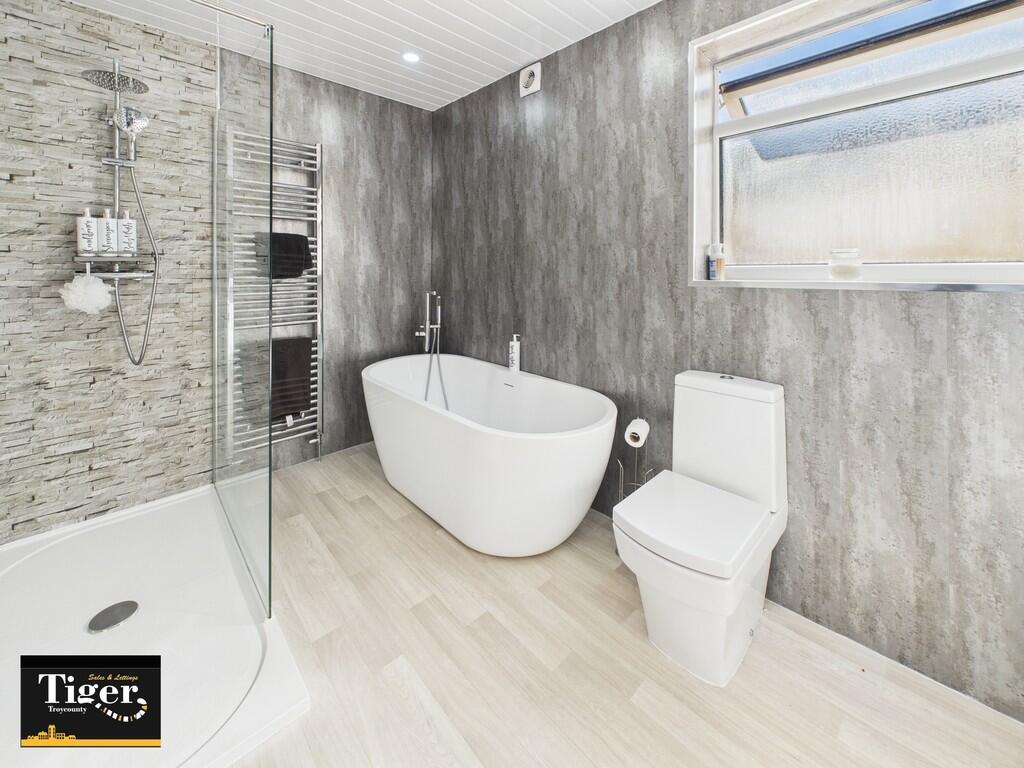 CAM02176G0-PR0541...