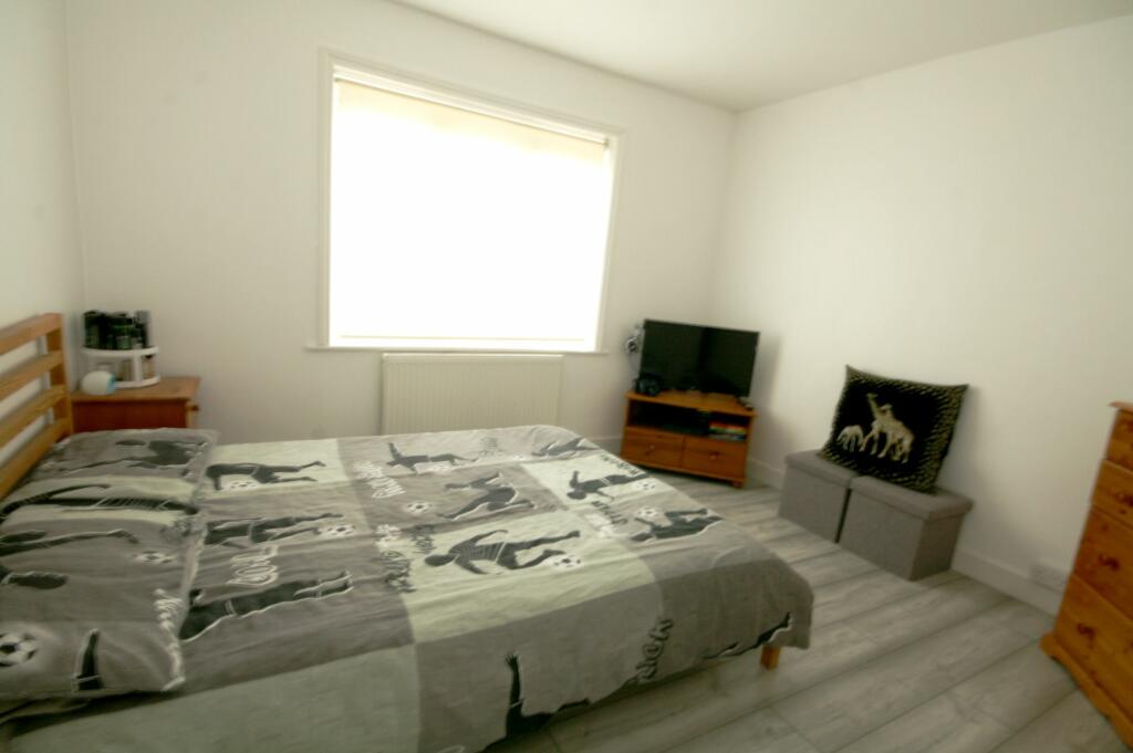 Photograph 11