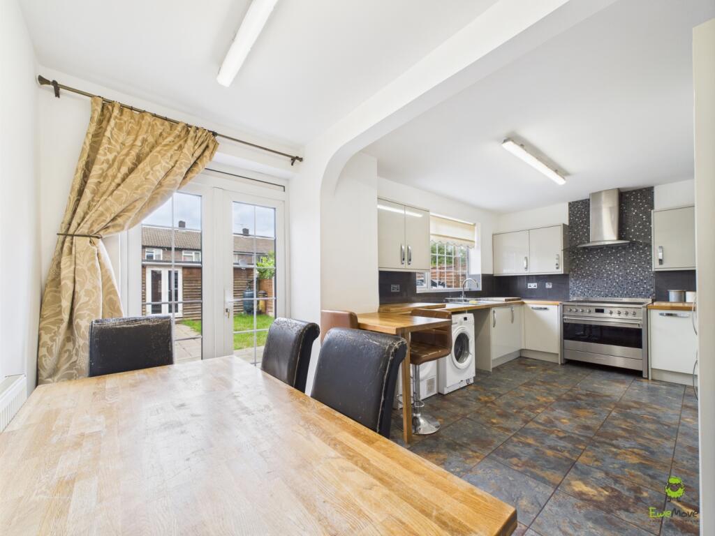 CAM02615G0-PR0097-STILL009