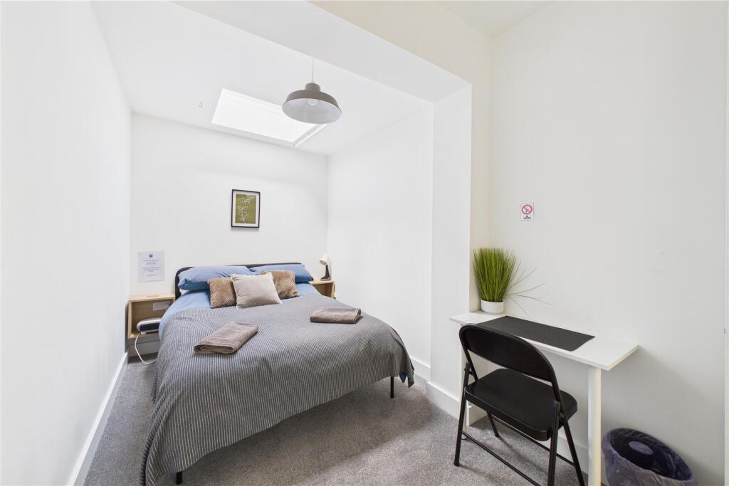 Flats 1 &amp; 2, 379 Bath Road, Arnos Vale, Bristol BS