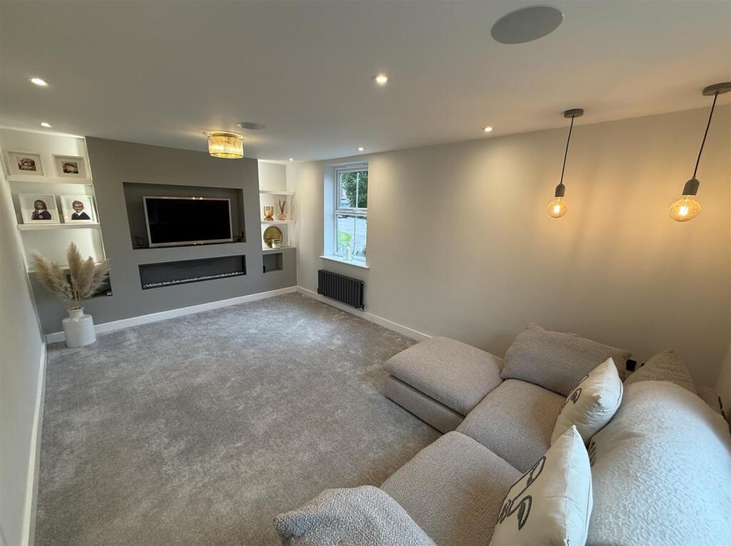 Living Room A.JPG