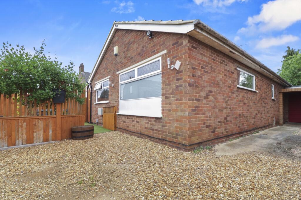 1cromerroad_finedon_rogers_02