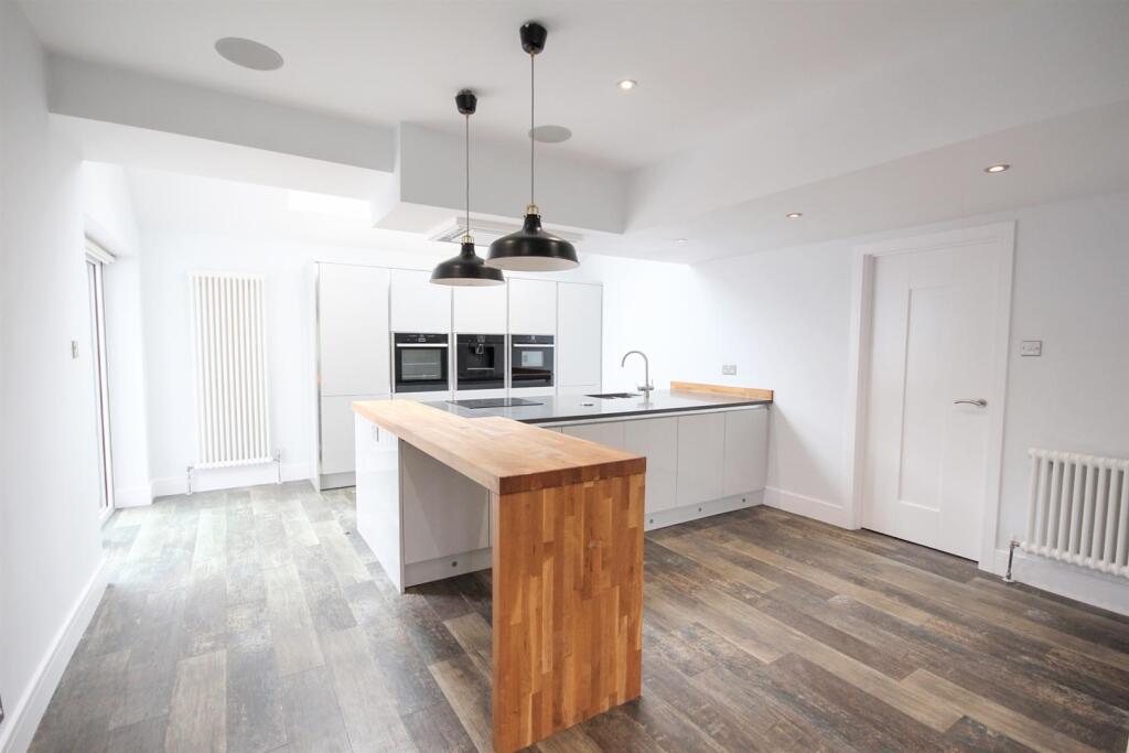 Kitchen/Dining room