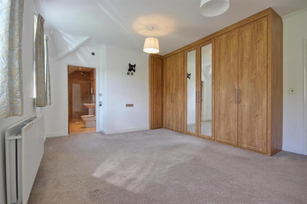 MASTER BEDROOM 1 (REAR)