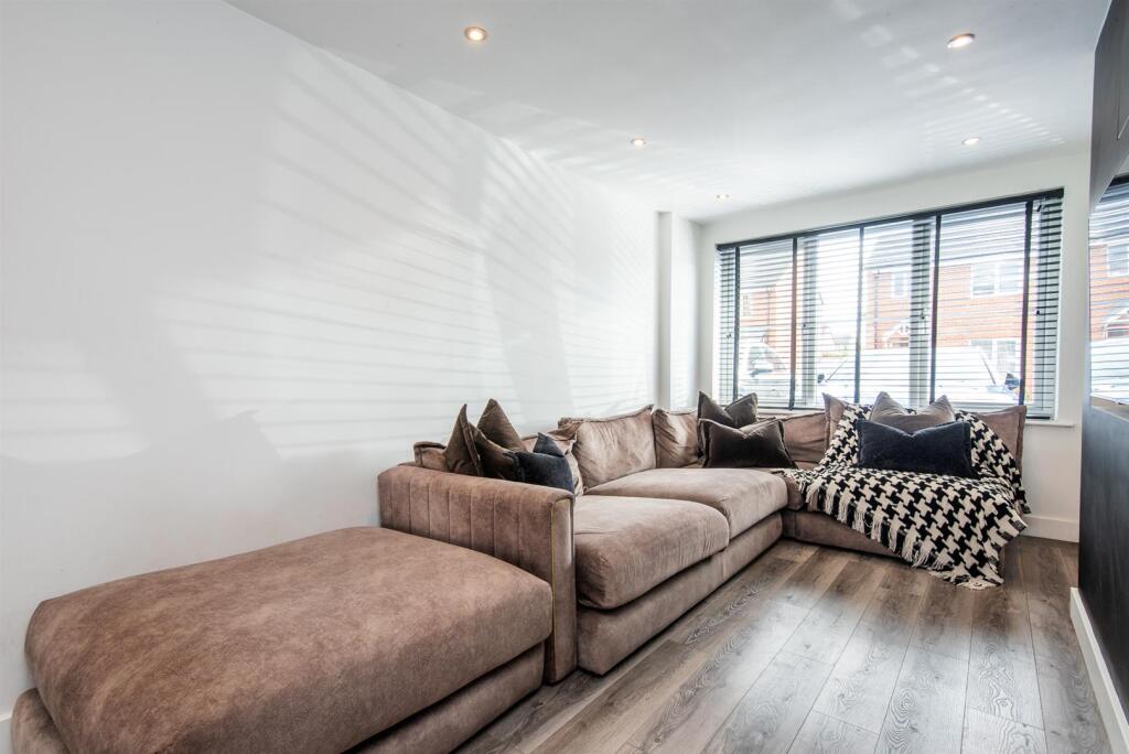 Lounge/Diner/Kitchen