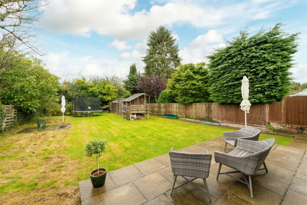 3 Coach Drive, Hitchin-34.jpg