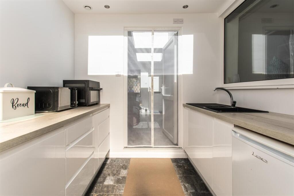 31 Claremont Road-41.jpg