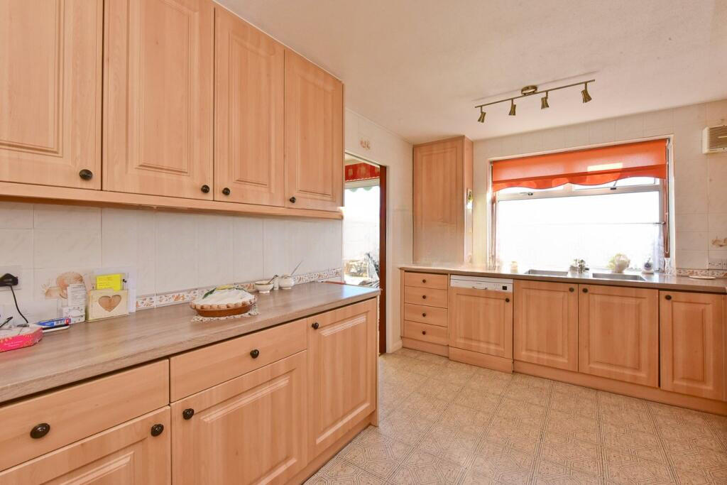 tinywow_142904_28...