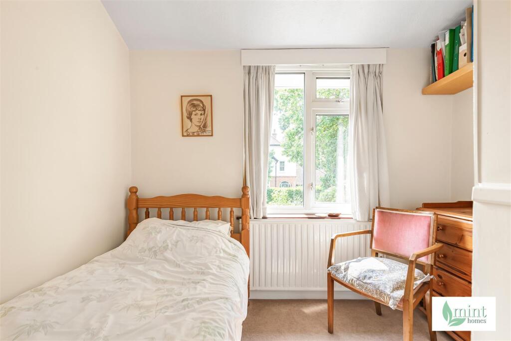 Mint_homes-3_engliff_lane-gu22__5_.JPG