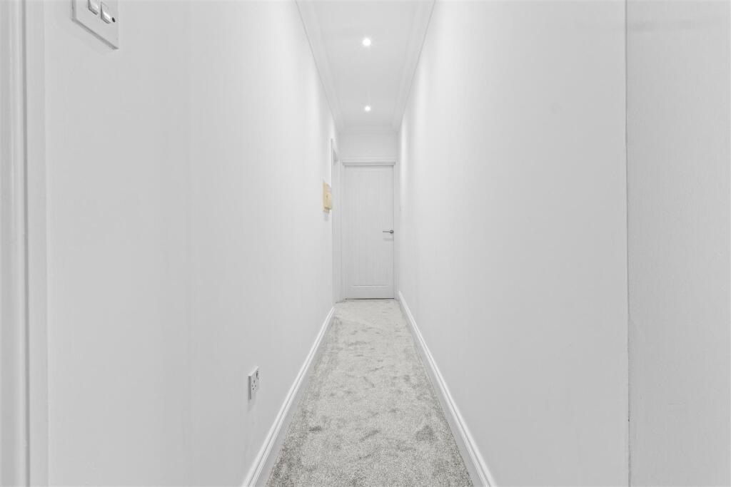 entrance hall #3.jpg