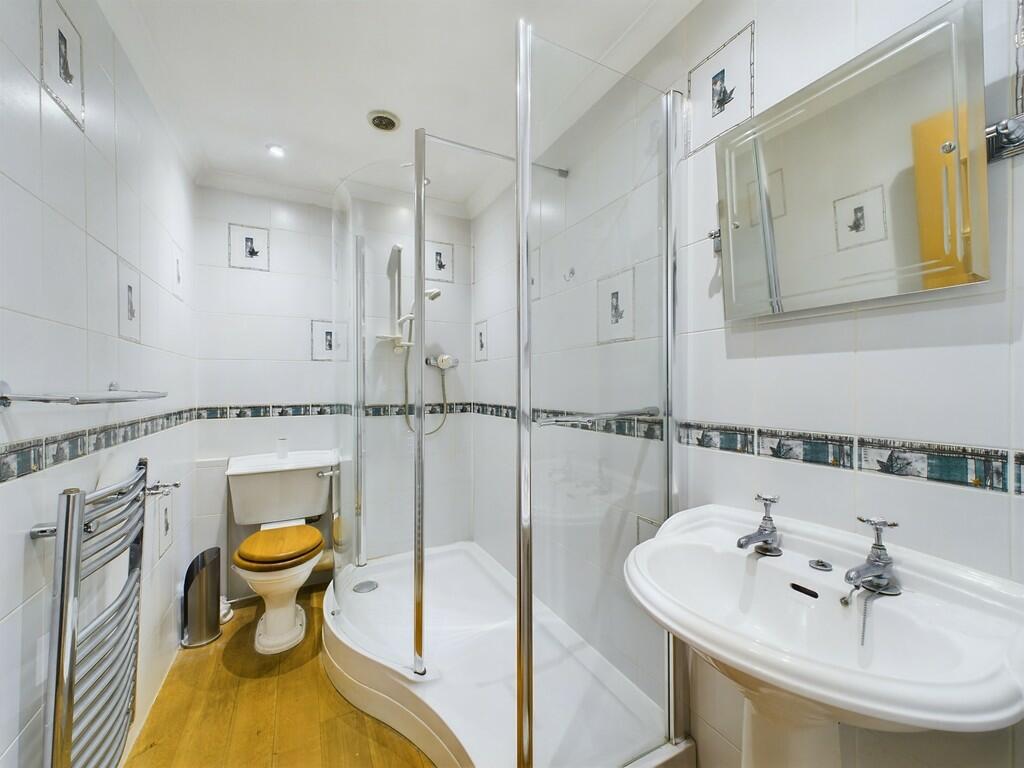 CAM02089G0-PR0356...