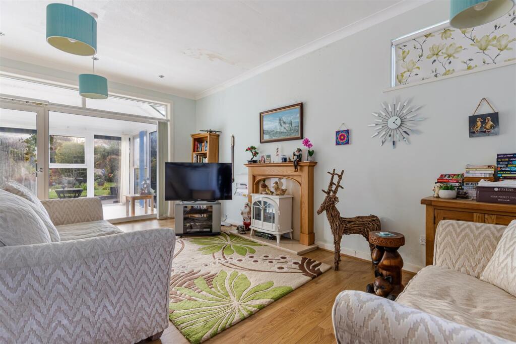 A12 - Southway Headland Road, Torquay - 251203.jpg