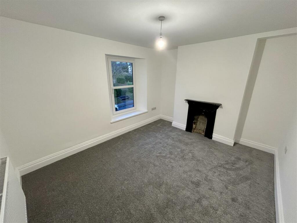 FRONT BEDROOM 1