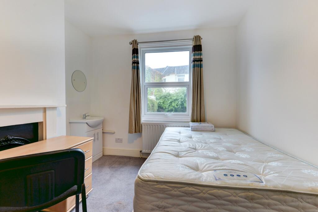 10 London Terrace Bedroom 2