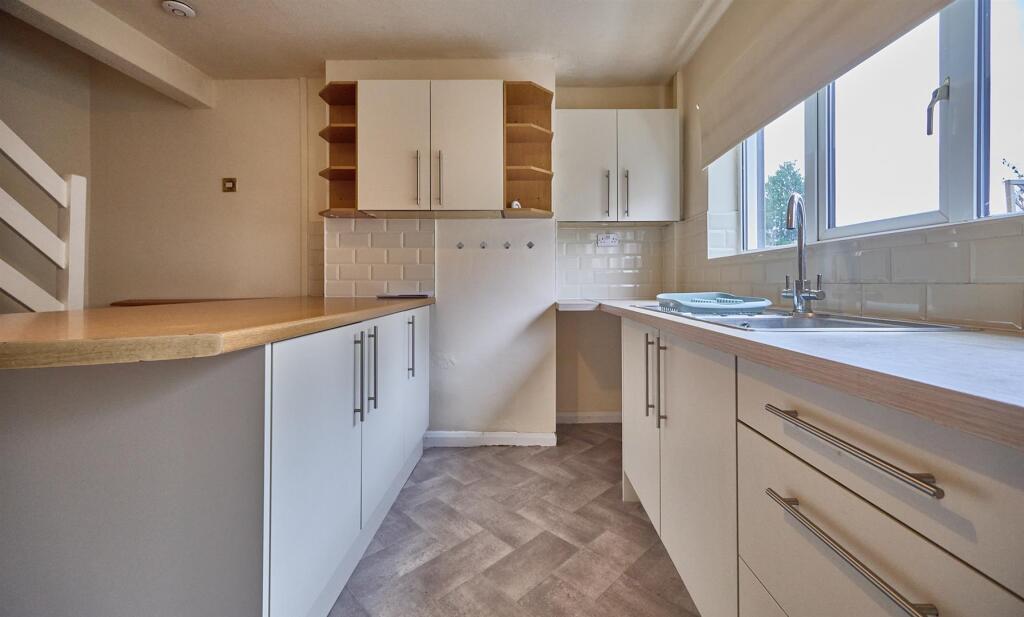 Kitchen diner to rear