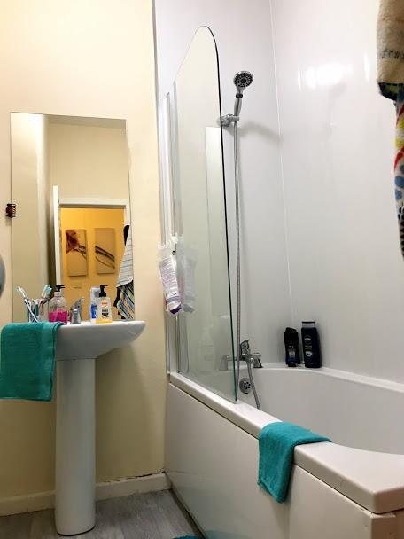 Bathroom 2.jpg