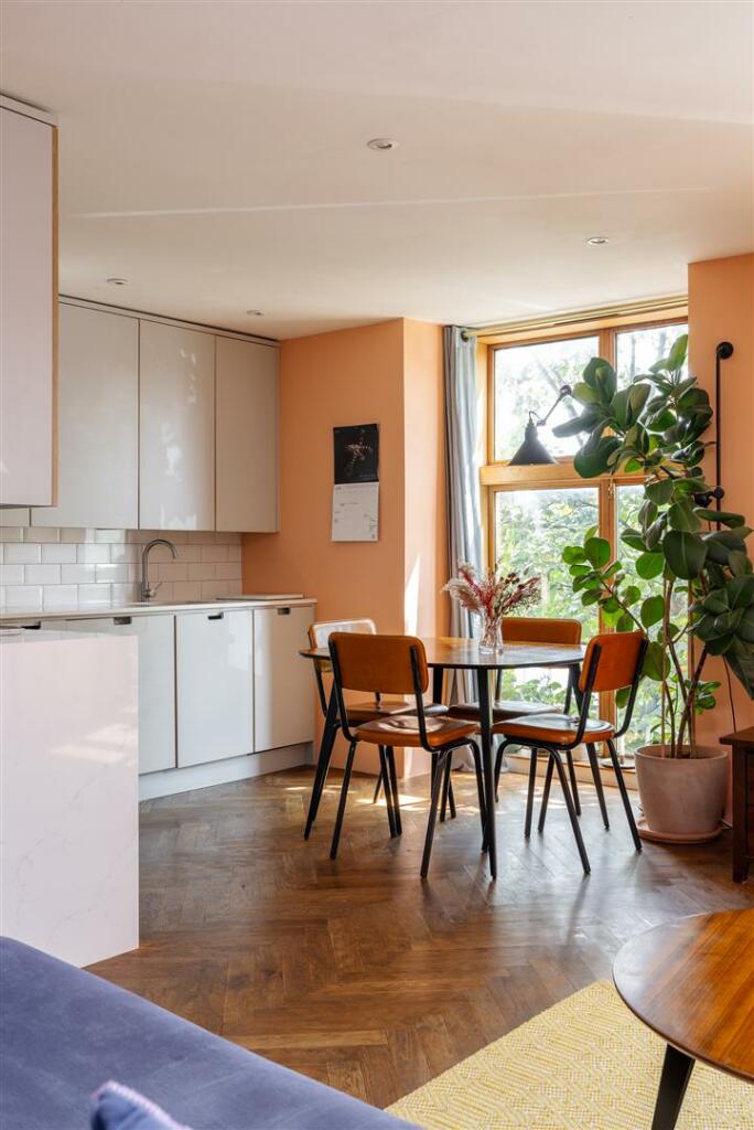 Huxley Road E10