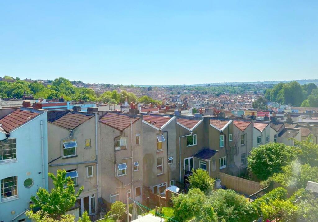 Views to rear across to Dundry.jpg