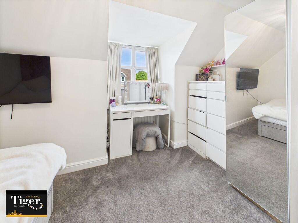 CAM02176G0-PR0571...