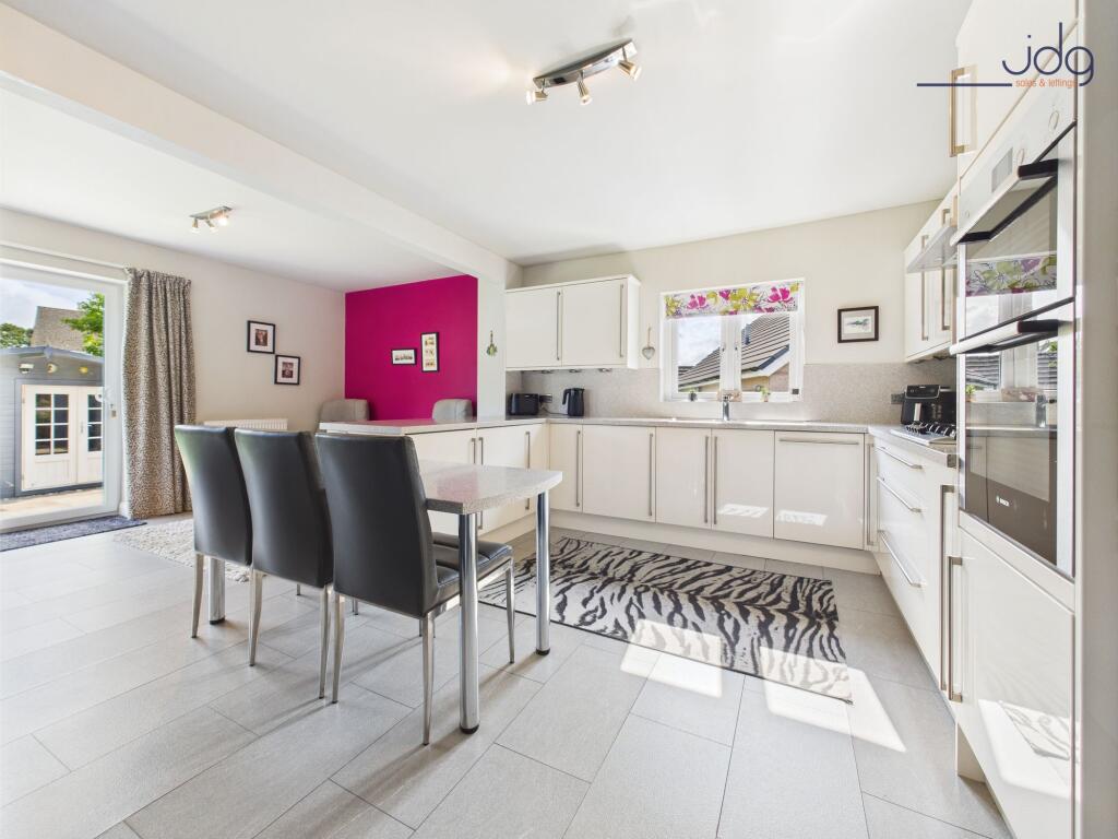 Open Plan Kitchen Diner/Snug
