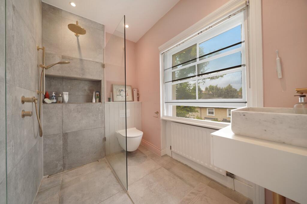 En Suite Bathroom