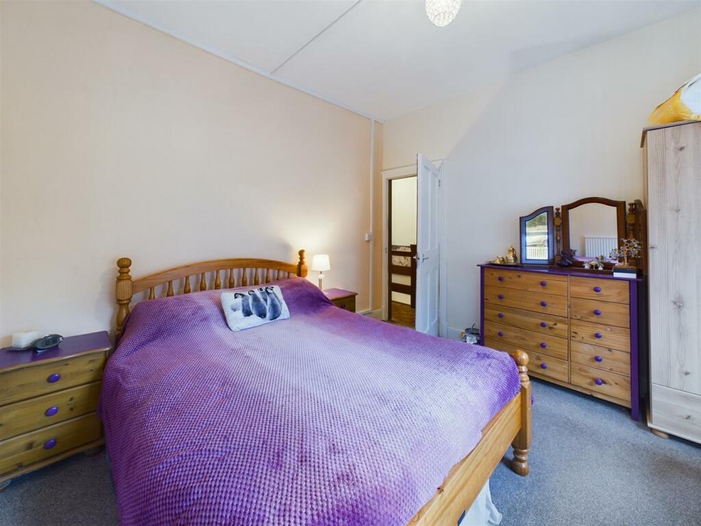 CAM03055G0-PR0044-STILL010.jpg