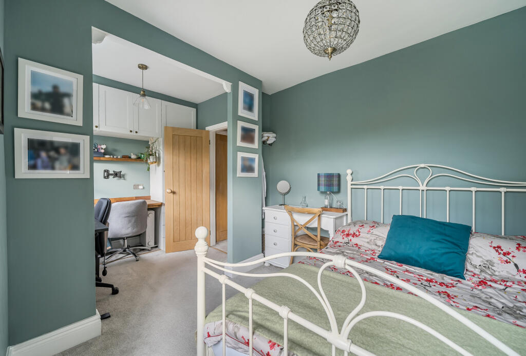 1370362-19-68ffa7...