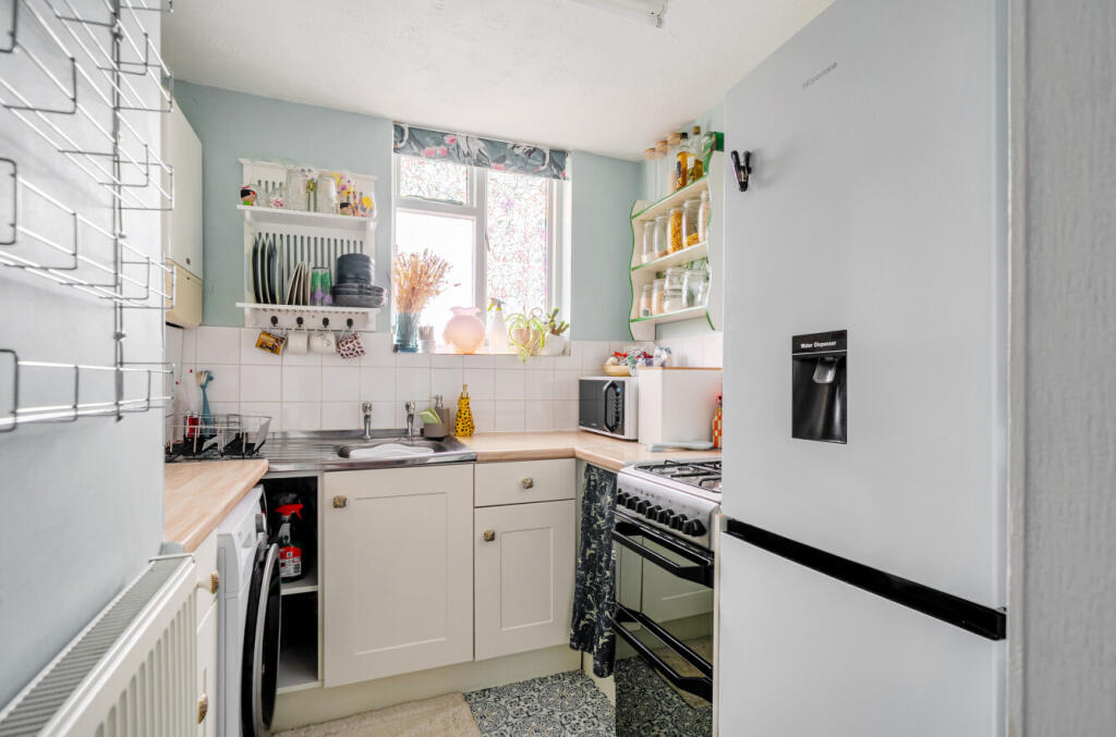 1388107-7-6937fe2...